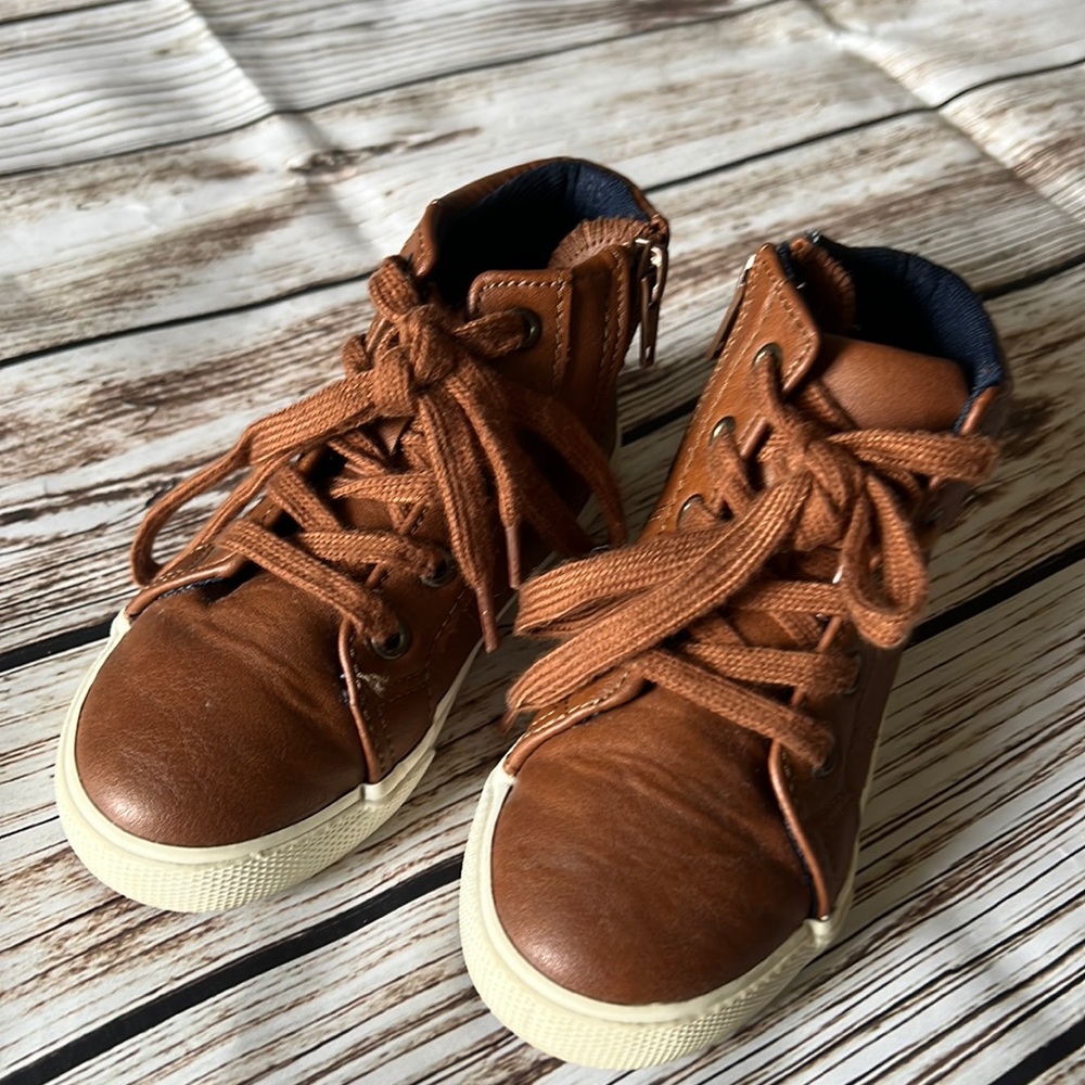Toddler boy Rylan Chukka boots -cat and Jack 9